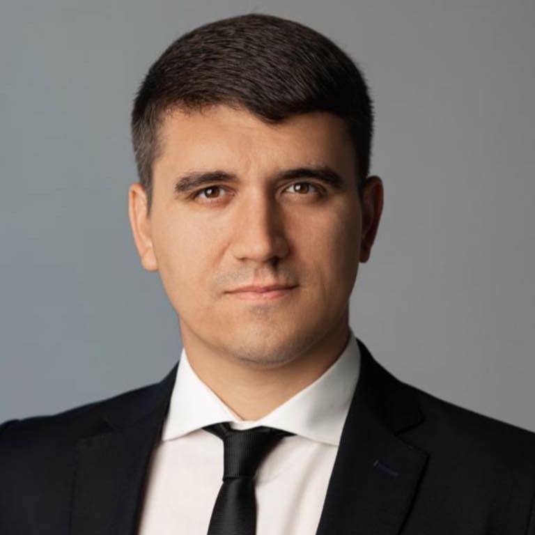 Володимир Кучерявий